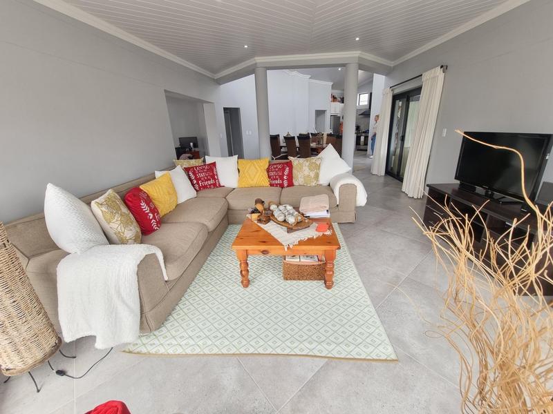 3 Bedroom Property for Sale in Reebok Western Cape